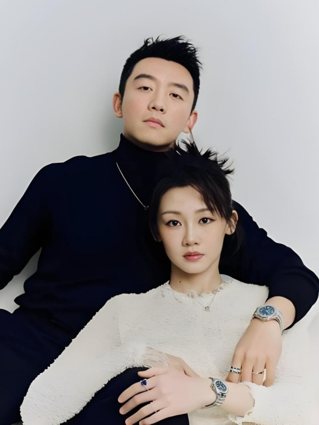 苗苗也不舒服了郑恺妻子苗苗因丈夫郑恺在奔跑中疑似遭遇不公待遇，网上发布相关内容