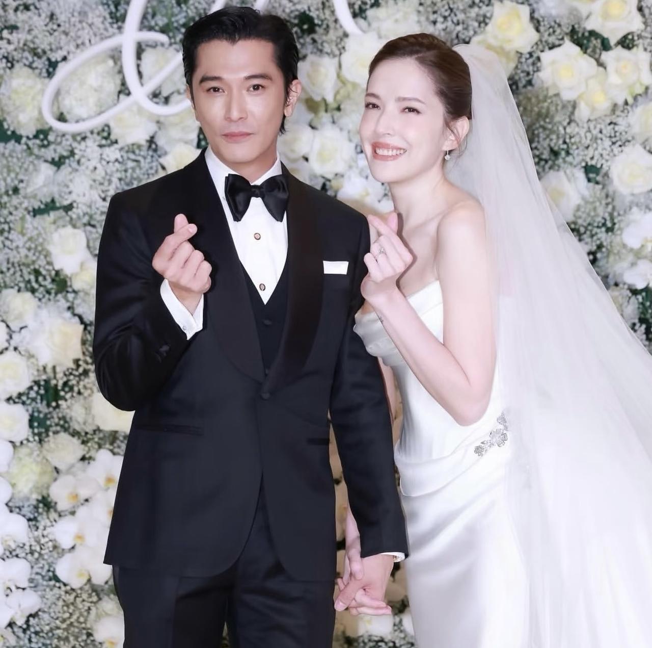 邱泽和许玮甯结婚我不意外，许玮甯是二婚我也不意外。令我意外的是，邱泽和许