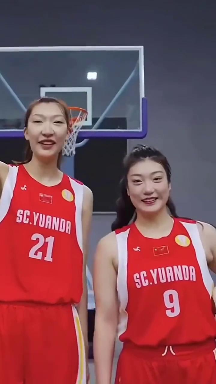 李梦和王思雨两人离别后还能夺冠吗？注意看，李梦终究还是离开四川女篮了。四川女篮