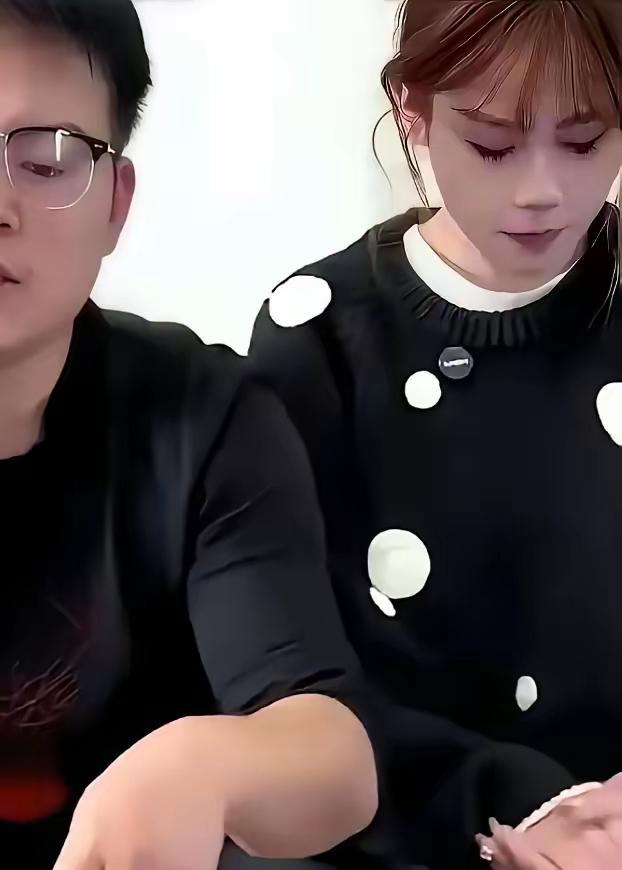 刷到绍兴这个姑娘，我真的破防了。婚检查出暂时无法生育，她没哭没闹，当场把18万彩