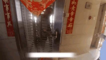 生死8分钟！民警冲进民宅果断拉电闸，硬核截断远程诈骗，保住老人735万养老钱