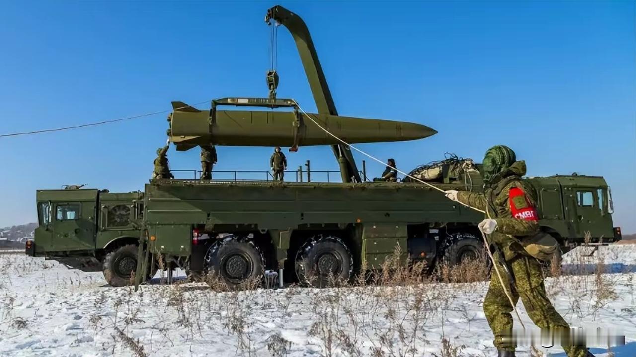 4. 俄军在苏梅州用锆石高超导弹打击陆地目标：2025年11月俄军在苏梅州用罕见