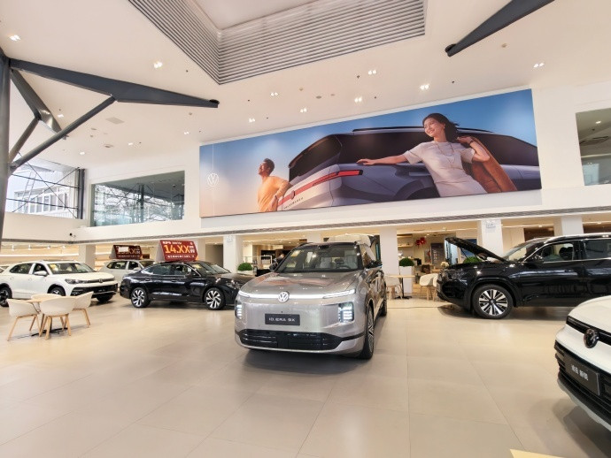 说白了，不是00后突然爱上大众了，而是大众终于开始做00后愿意认真看一眼的车了。