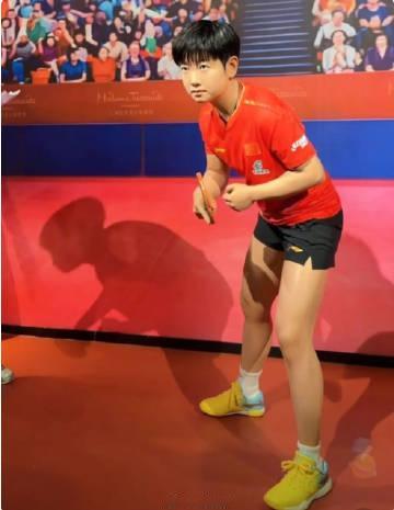 孙颖莎蜡像亮相上海杜莎夫人蜡像馆，成为永久馆藏，系目前唯一有永久展位的现役选手