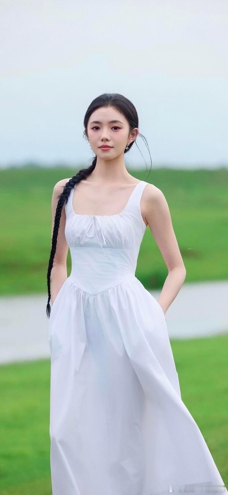 刘浩存湿地舞蹈直拍路透大自然女儿这个称号我说累了😭那个转圈，那个回眸，风都
