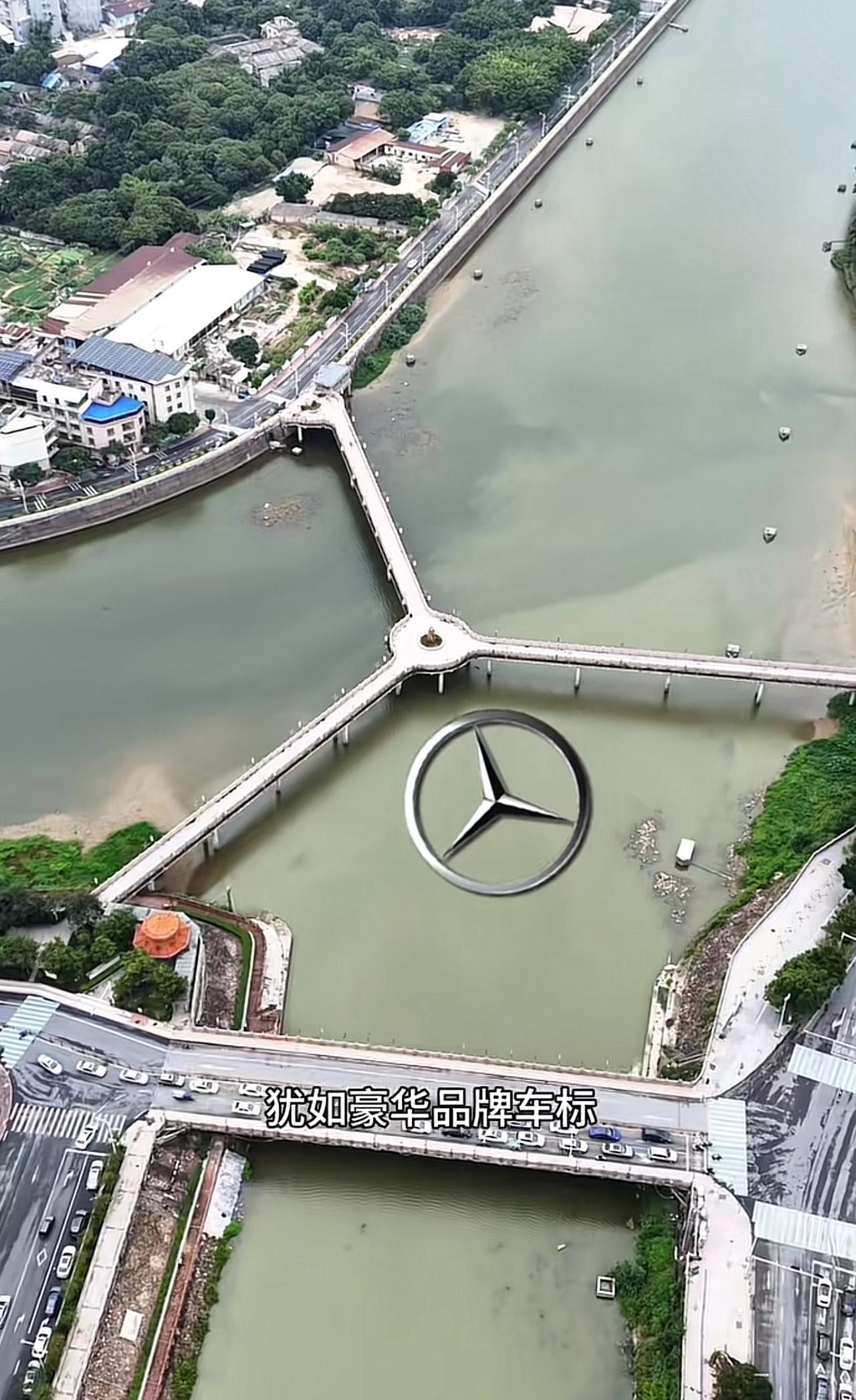 这里就是位于广东省梅州市丰顺县的和顺桥，其独特的“三又星”造型，犹如豪华品牌车
