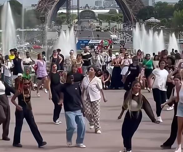 一个国家能糊涂到什么地步？看看法国就能明白。目前法国是欧洲黑人比例最高的国家，黑