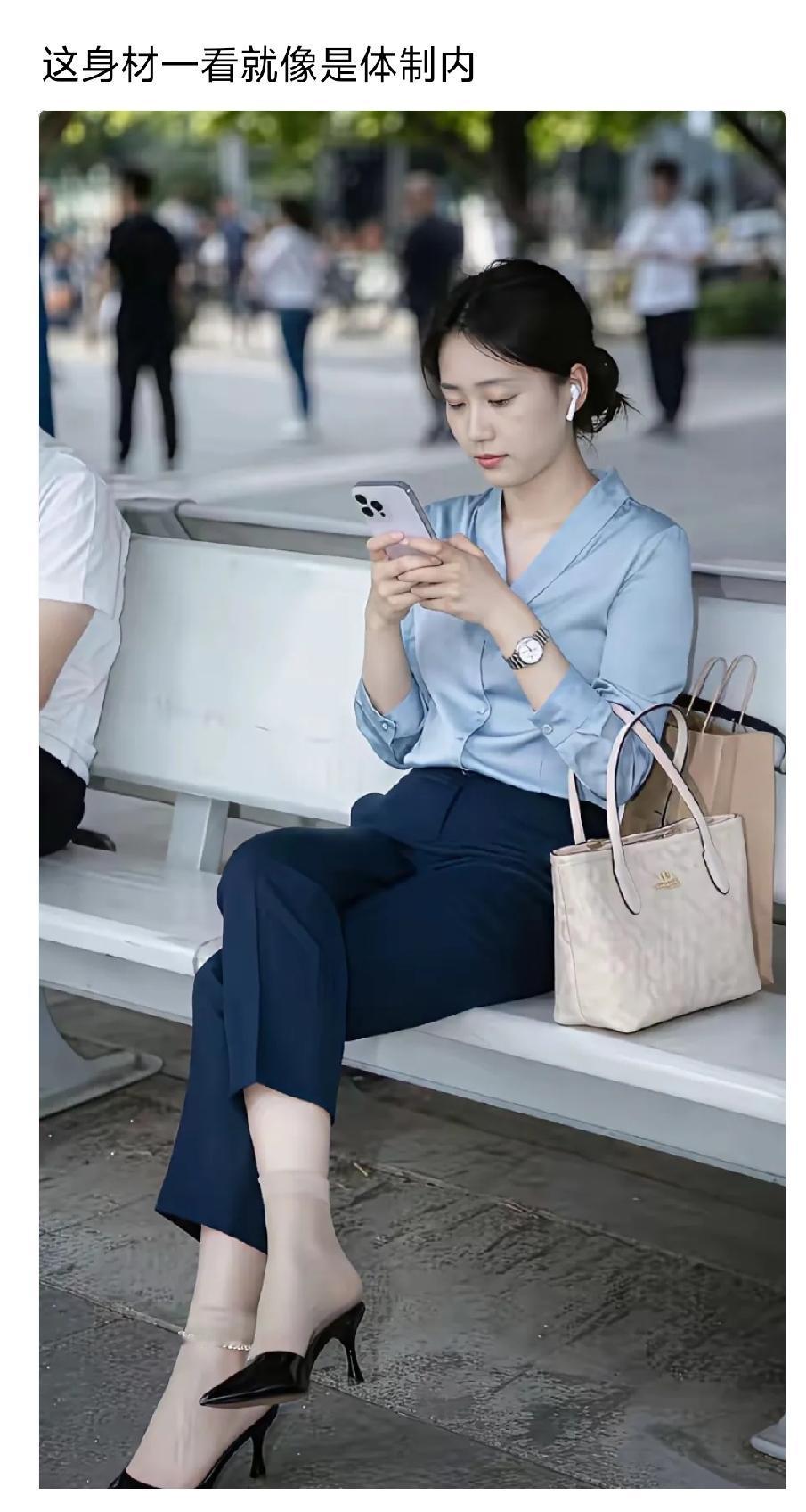董事会秘书，年薪218万[赞][赞][赞]