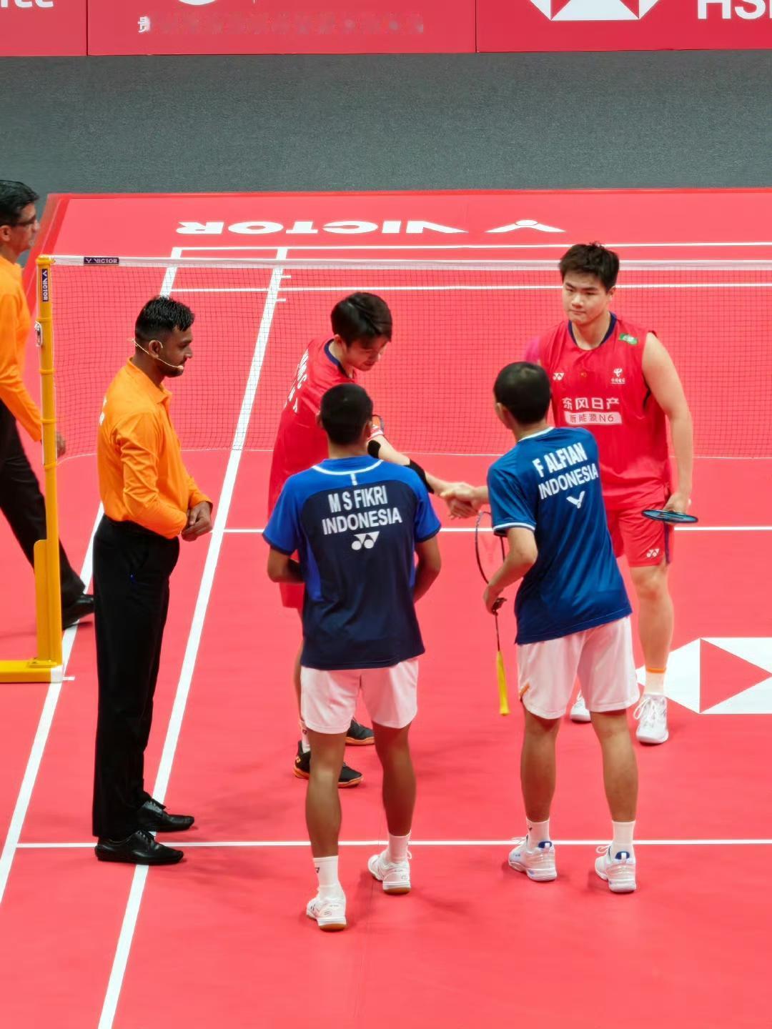 梁伟铿/王昶🇨🇳继续保持状态[加油]！第一局梁伟铿/王昶🇨🇳21-