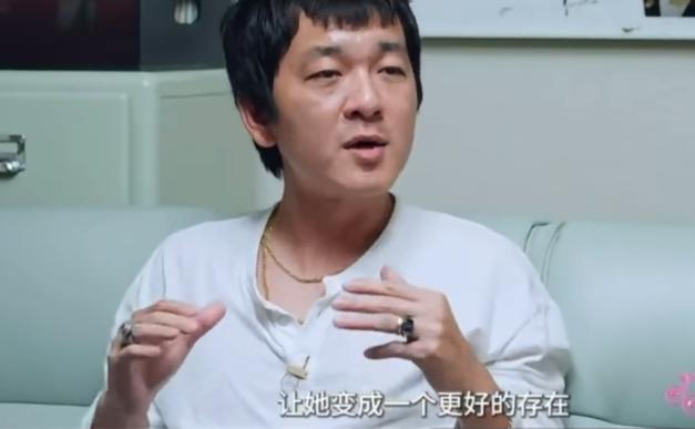 马思纯的前男友不装了。 张哲轩这次终于说实话了。他之前不官宣不回应的原因，不