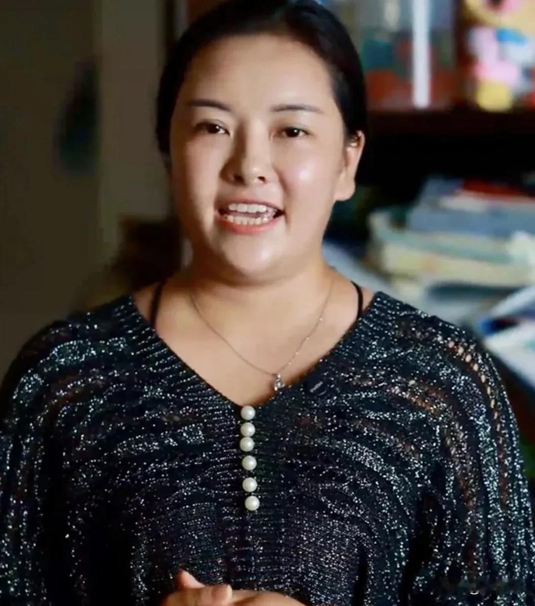 七七家里有五个孩子，四个女儿一个小儿子了，而在女孩儿被发现之前，七七妈妈的账号