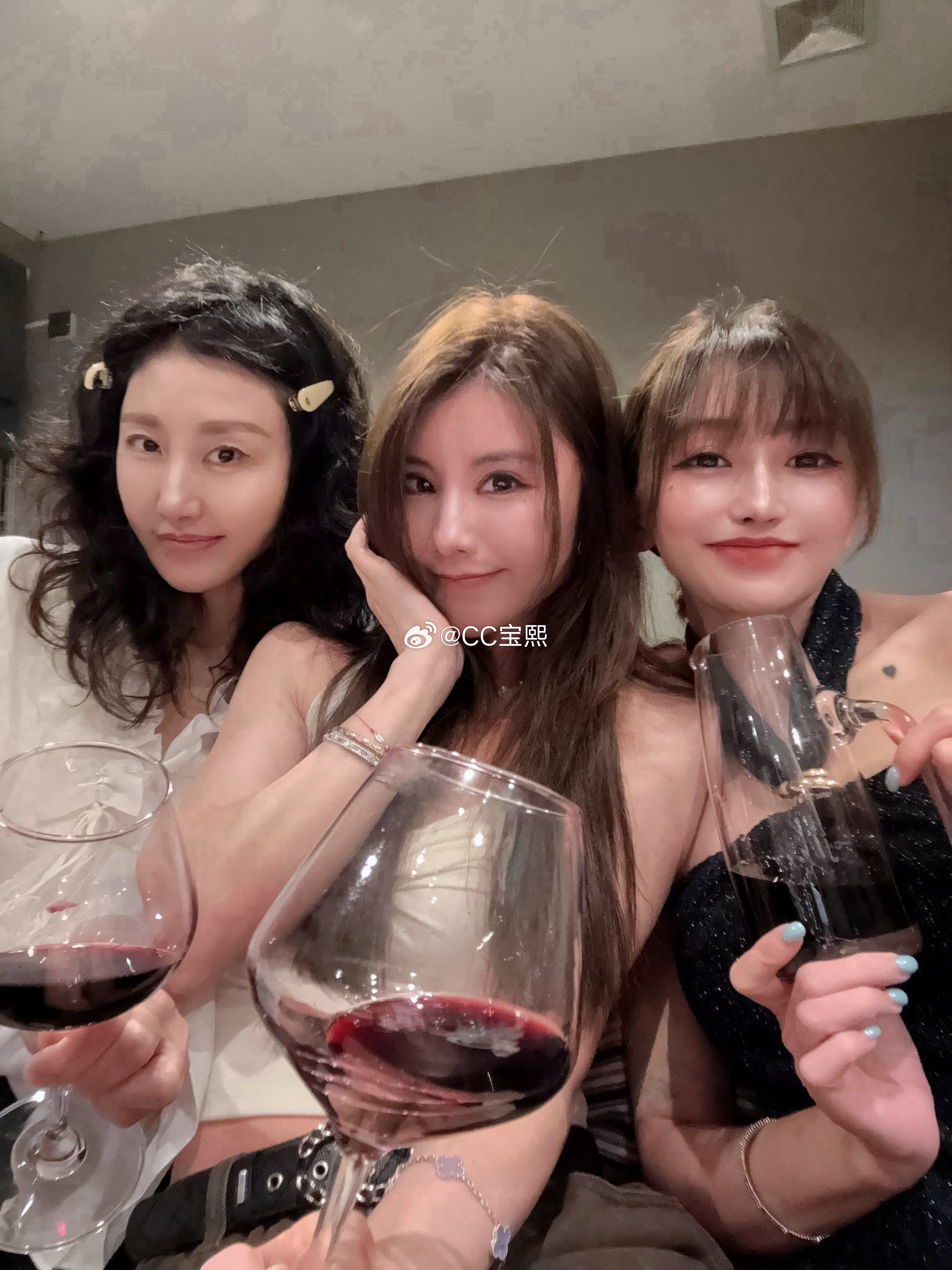 谢谢我的家人和朋友们生日过了七天吃了五个蛋糕祝大家都快乐[比心]​​​