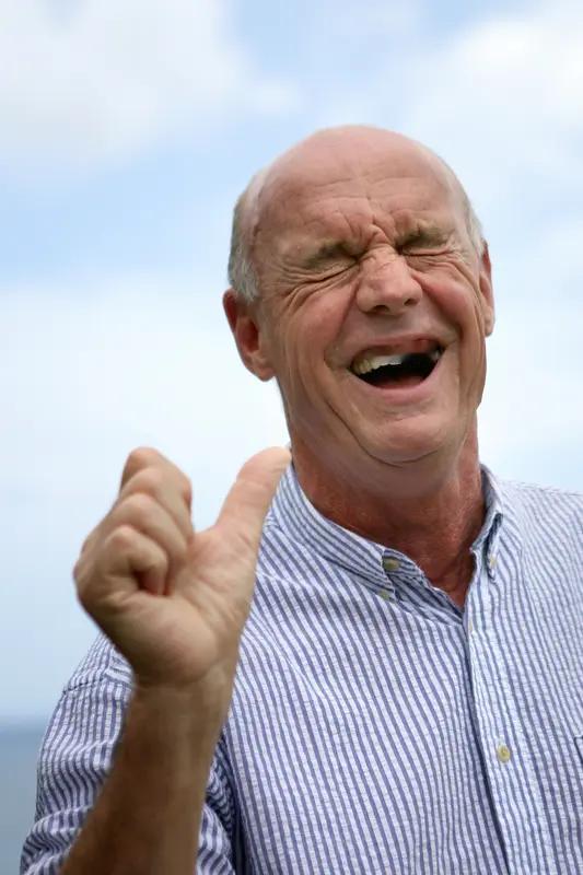 人到老年最值得炫耀的是什么?人到老年，很多人爱炫耀退休金、儿女出息，但真正值得