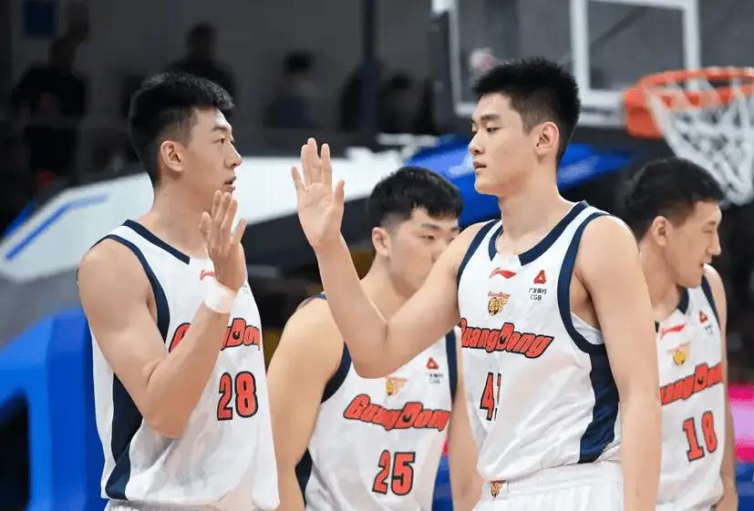 广东宏远年初开工之后本是以不变应万变，四大外援归队，崔永熙复出在即。尽管外面的球