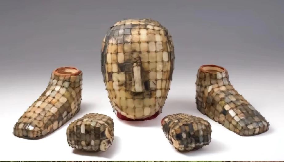 山东农民在自家挖出古钱一镐头刨出425斤古铜钱！山东这位老汉的做法，让考古