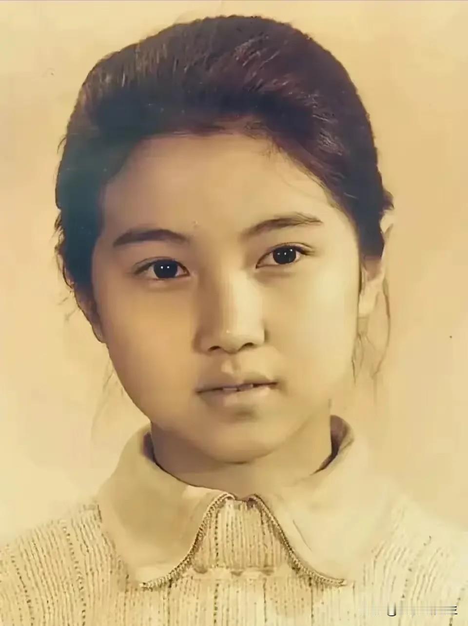 颜丙燕这事做得不太聪明本来感情是私事，自己清楚就好，偏偏要放到节目里去说。一