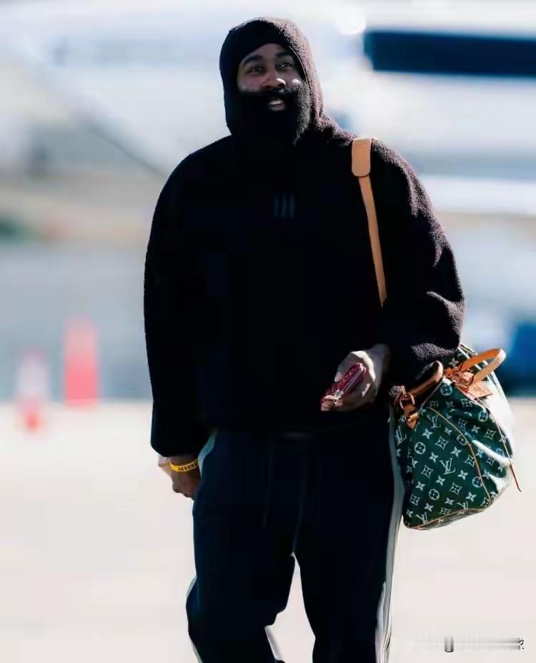 下面是一条关于快船巨星哈登的重磅交易传闻！今天据美国名记ChrisMannix