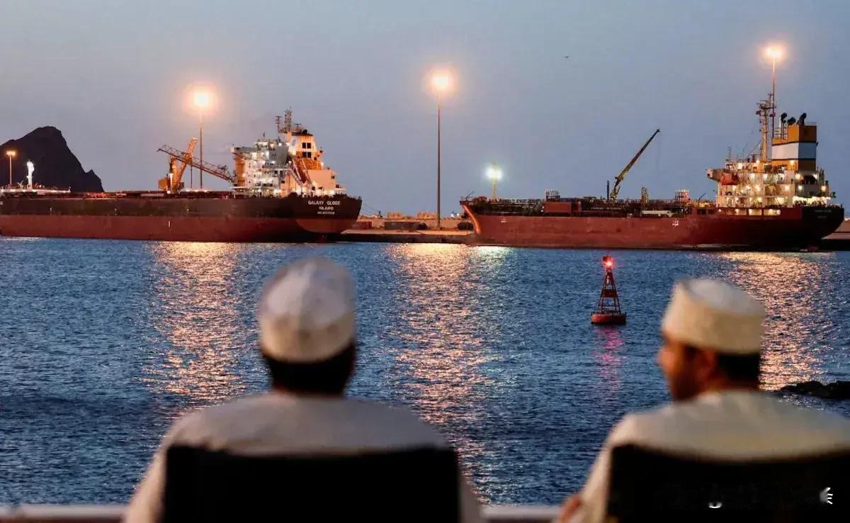 24小时内，印巴油轮通过海峡，伊朗不愁军费，美国眼睁睁陷入死局。2026年3月1