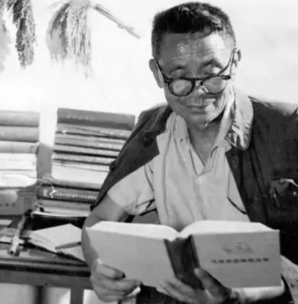 1957年，开国少将向中央申请：“我脑袋受过伤，不适合当官，想回家当农民！”中央