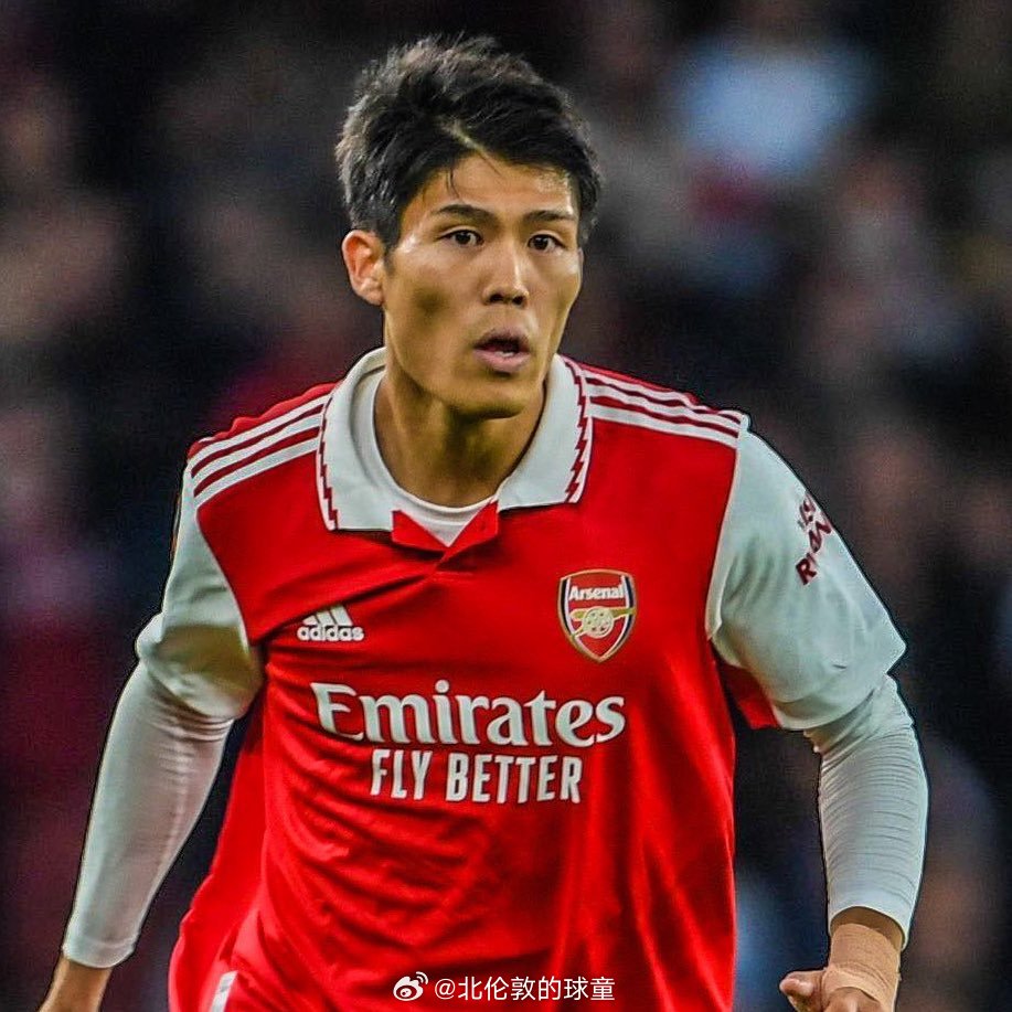 记者BenJacobs消息，富安健洋已同意与阿贾克斯签短期合约，需通过体检后生效