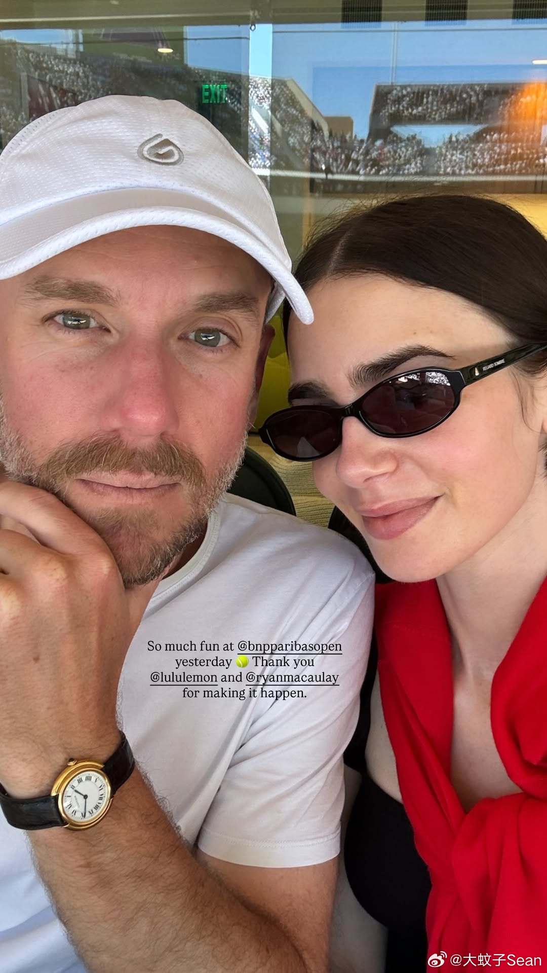 Lilycollins莉莉柯林斯和老公CharlieMcDowell昨天在加