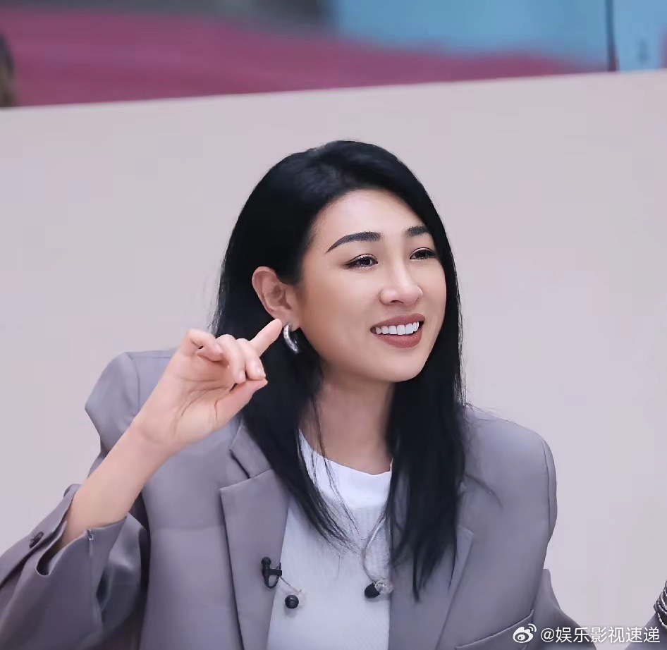 浪姐7的名单里。最让人意外的不是萧蔷，也不是范玮琪，而是一个让人有点陌生，扒开身