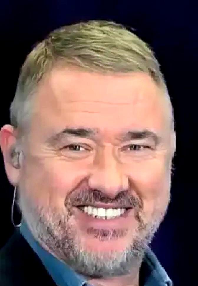 斯诺克皇帝亨得利发话了！这哥们儿直接把赵心童捧上了天，说他是“史上最佳击