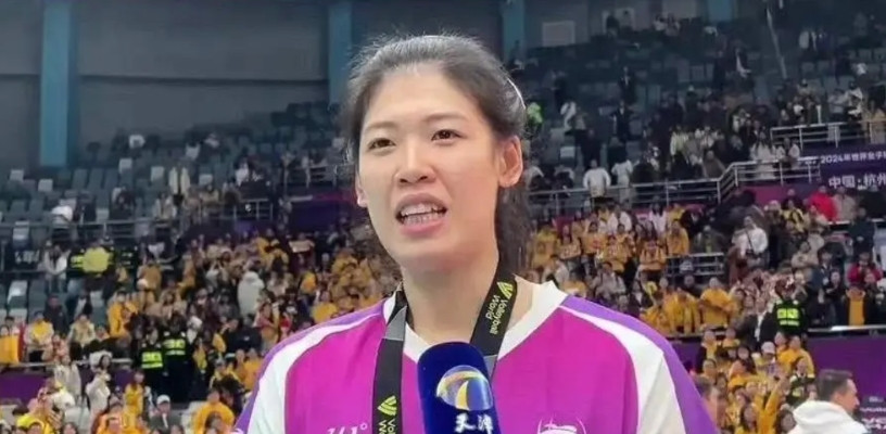 李盈莹回国治疗，让300天的这则新闻成为笑话。300天前，也就是2025年2