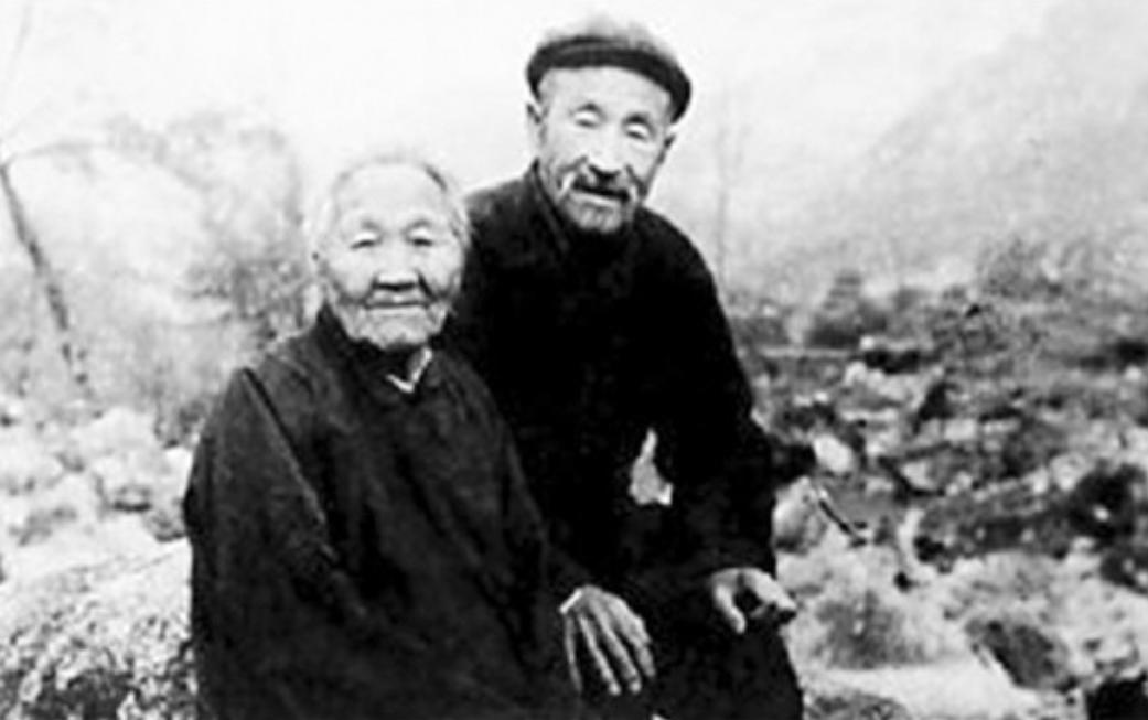 1956年3月，山东临沂沂南县公安接到举报：有个卖烧酒和狗肉的老汉，经常在山里转