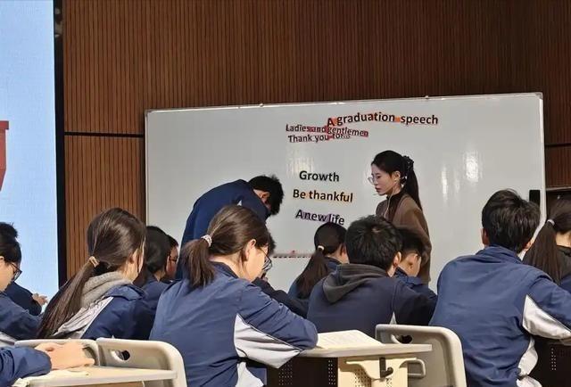 真是说得很直！全国政协委员黄德宽曾提案直言：放眼全世界很难再找到第二个国家，像我