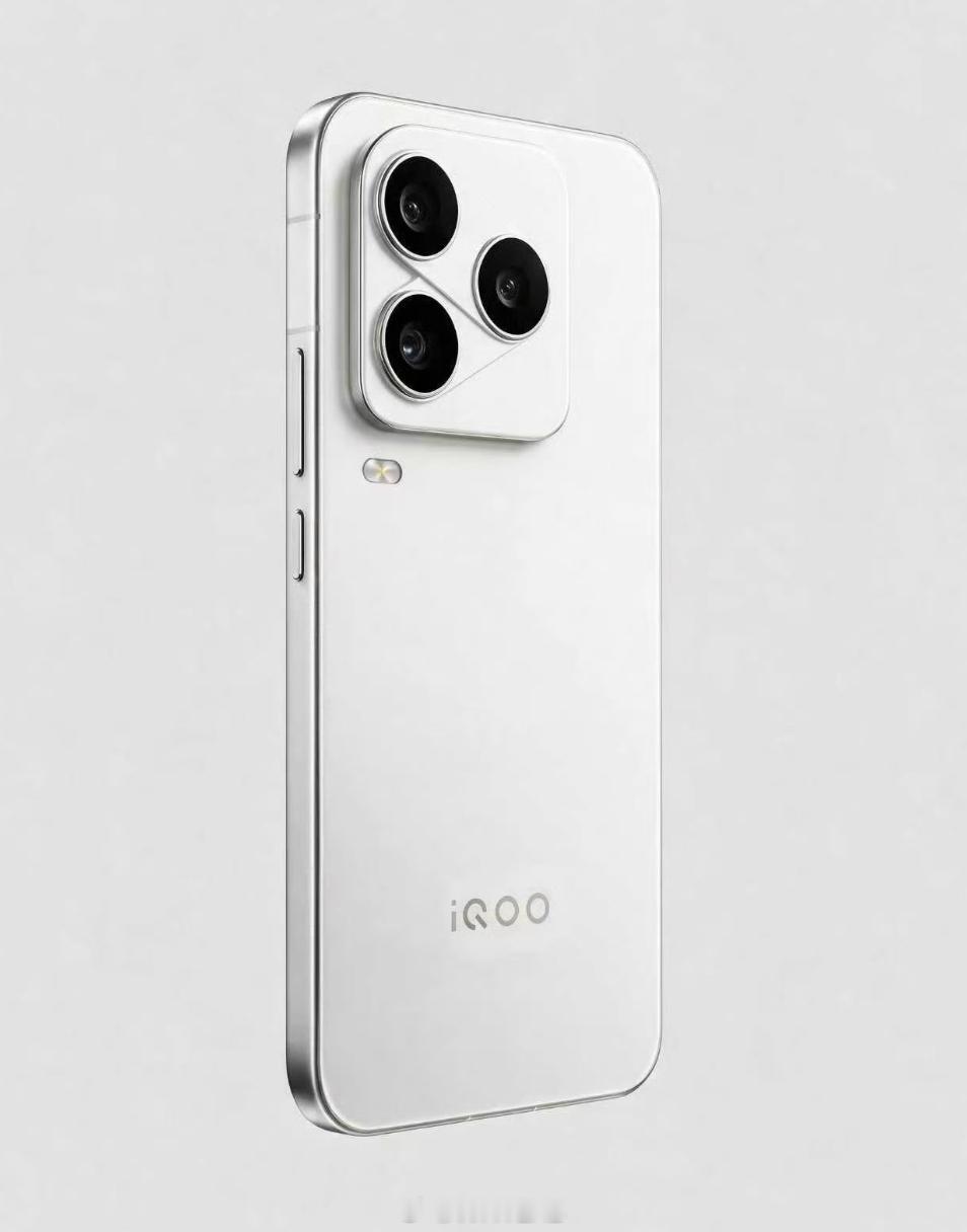 iQOO16第三方渲染图，Deco设计对得上，三角布局，三颗摄像头串联在一