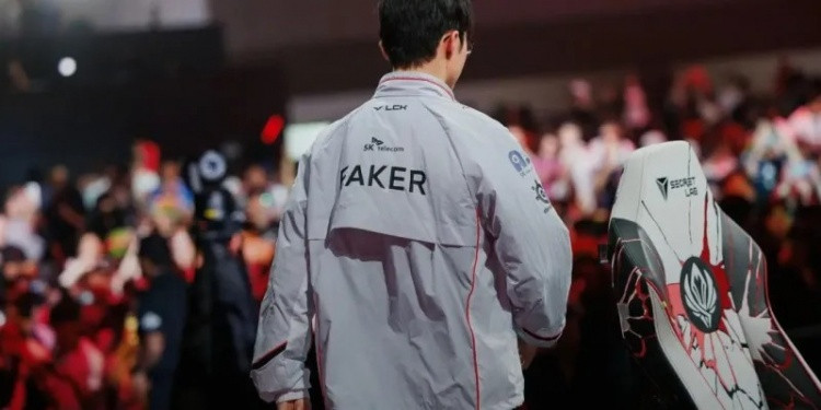 Faker: 输掉的主要原因是我们大家在操作上都犯了很多失误