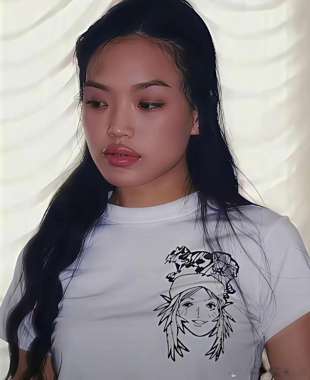 舒淇刚出道时其实也并不漂亮，有网友说长得有点像凤姐，后来也不知道怎么就火了成了美