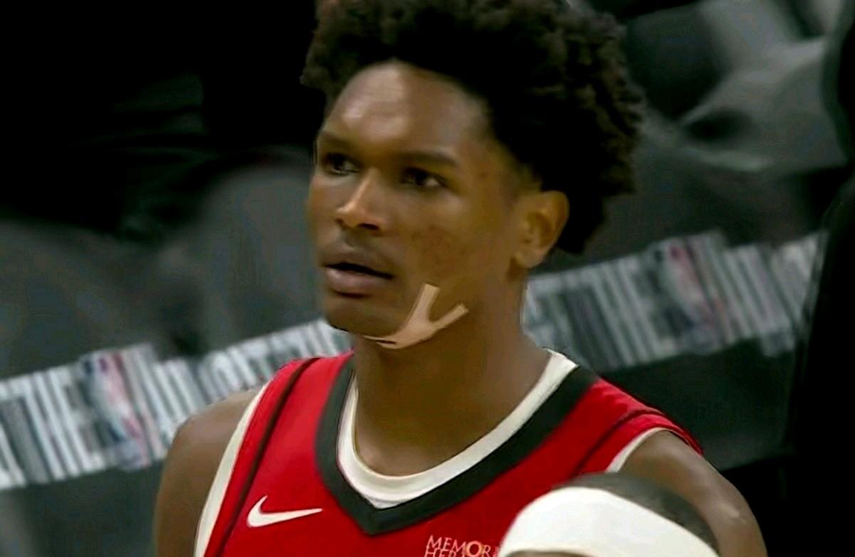 数据不会说谎：没有杜兰特的火箭之所以22分打爆了太阳，只因为这3人发挥太出彩：