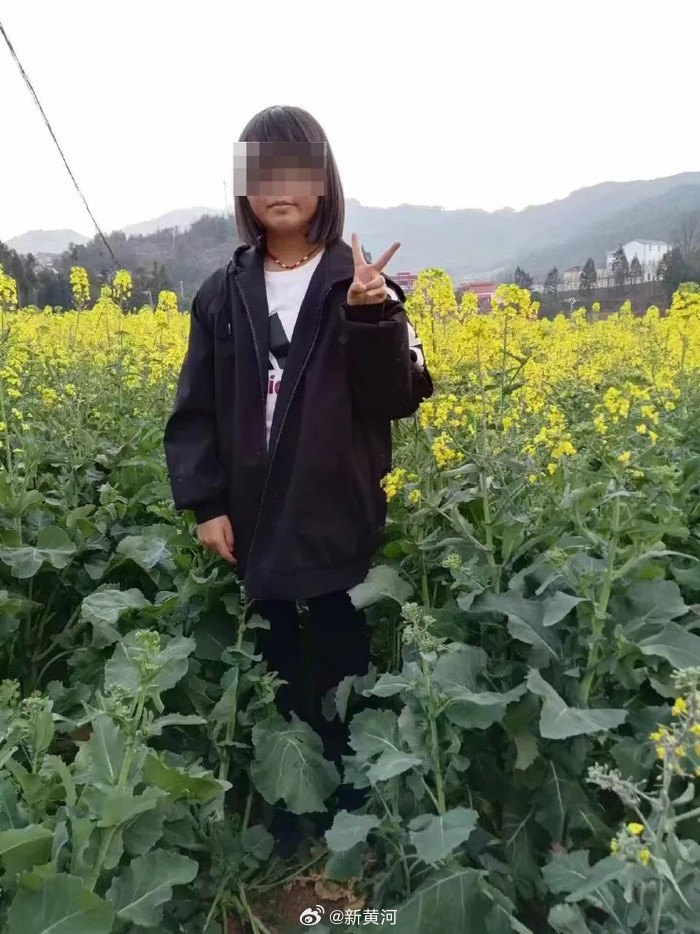 【#曲靖15岁女生被害地离家仅两百米#受害者父亲发声】#男生杀害女同学后向村