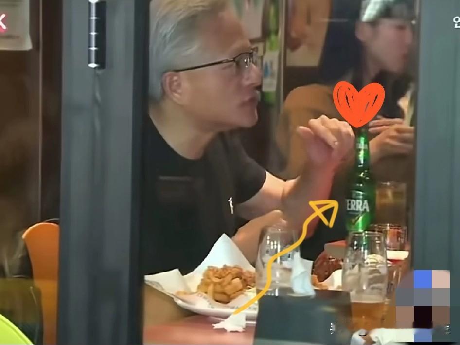 黄仁勋与李在镕他们吃炸鸡的时候喝的是什么啤酒？答：是泰拉。前两天发了一个黄仁勋