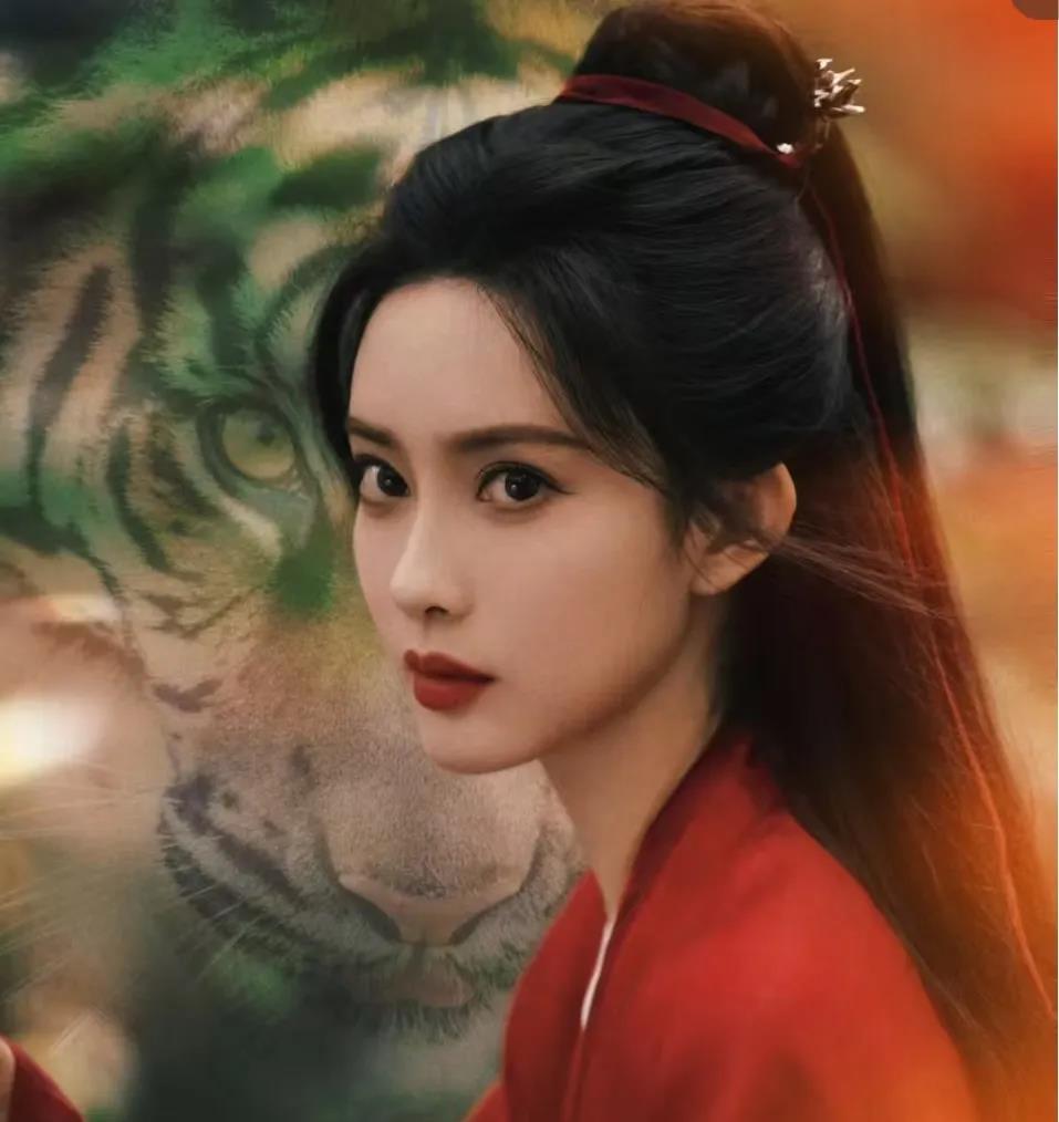 我感觉孟子义的脸开始走下坡了，这次孟子义主演的《桃花映江山》，无论是造型还是