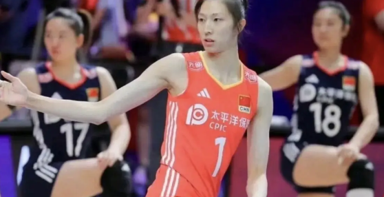 14日世界女排联赛消息，中国女排3-2力克美国女排，一战彻底认识以下4人。1