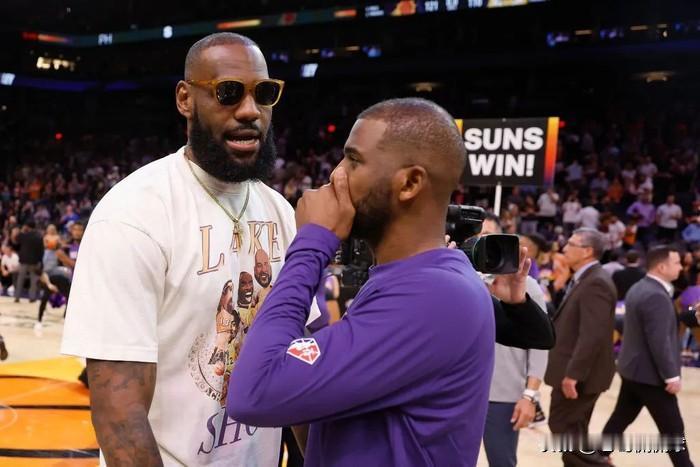 NBA名宿保罗真是太仗义了！今天保罗在参加的一个节目中，聊到了好兄弟詹姆斯。当聊