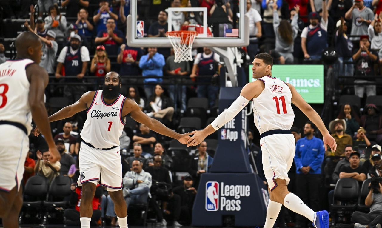 快船最终还是决定引援补强阵容！快船队记报道：快船管理层决定补强三分射手，祖巴茨的