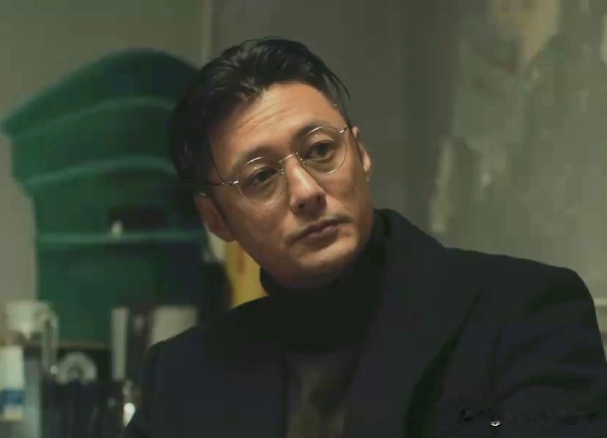 看完《冬城猎凶》最新剧情，整部剧隐藏十几年的大局终于彻底曝光。段长河（余文乐饰