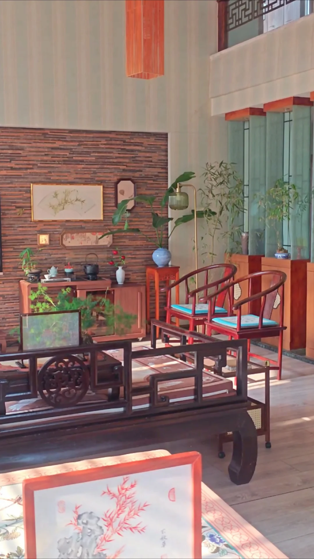 中式客厅也不是非要放沙发的，还可以这样