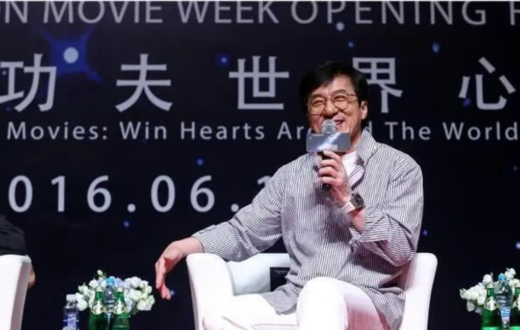 说到底，成龙大概是对香港演员没了信心。这几年他拍的几部电影，合作对象基本都是