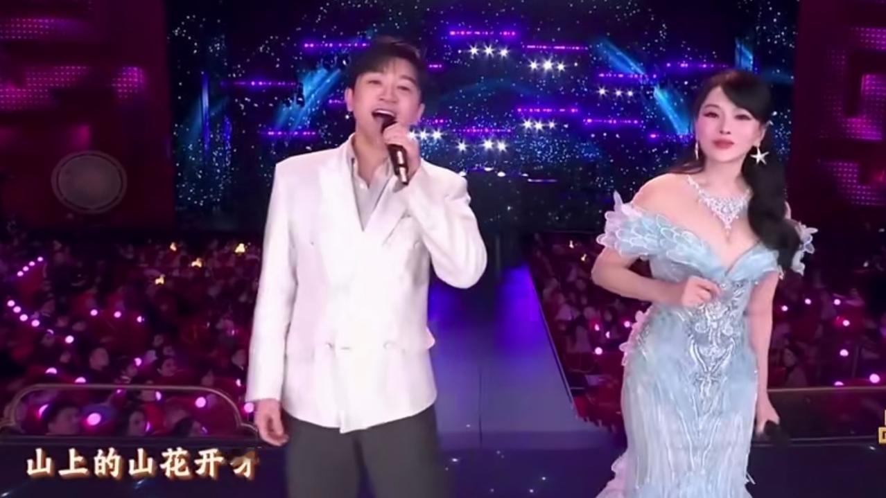 52岁的苏有朋，春晚舞台又唱又跳，可惜现在还单身在春晚舞台上，苏有朋一出场，