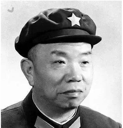 1968年，军事科学院副院长王树声，拿着饭盒去饭堂打饭，看见排在他前面的一个战士