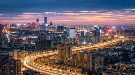 2015年11月，乌鲁木齐房价5341元；2016年11月，乌鲁木齐房价663