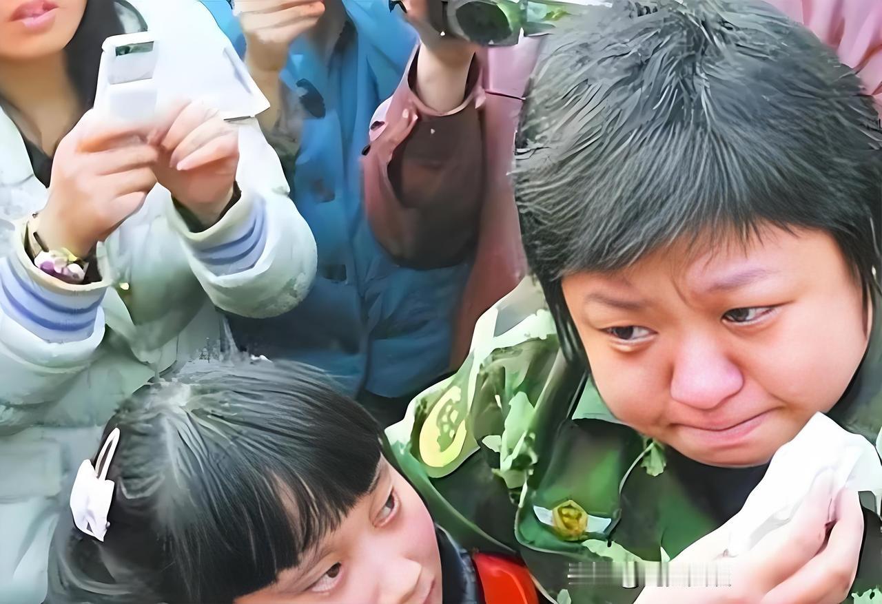 韩红这人那可是义气到了极点！她在京圈混，那排面大得惊人，路子广得超乎想象，真不是