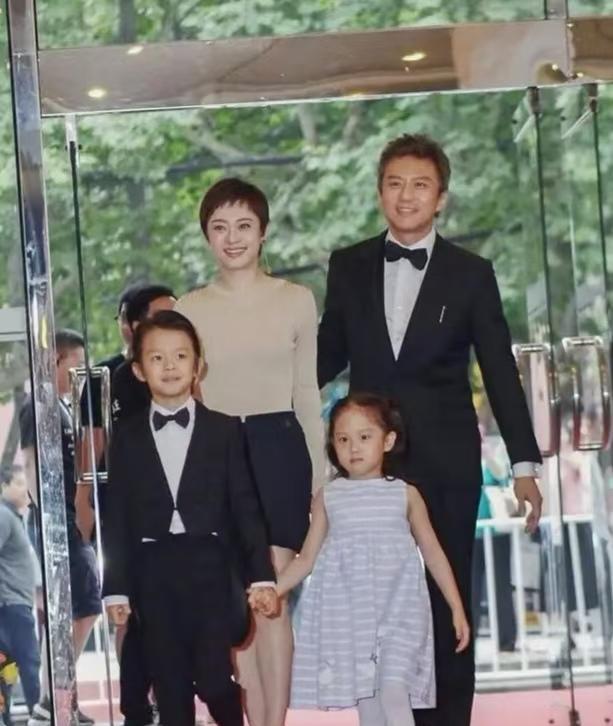 孙俪和邓超的女儿真的太出人意料了，才11岁居然懂这么多，果然龙生龙凤生凤，娘娘的