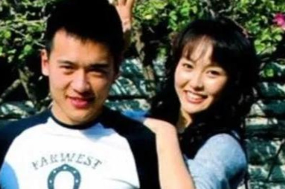 当年，高云翔与唐嫣相恋3年后，向唐嫣求婚，当时唐嫣正值事业上升期，高云翔被拒绝后