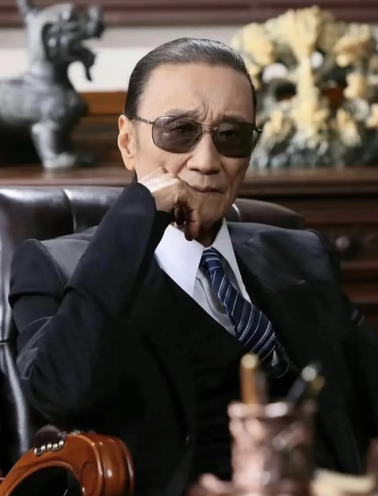 没想到谢霆锋在香港娱乐圈的地位，还不如他爹谢贤当年的十分之一。好多人只知道谢贤是